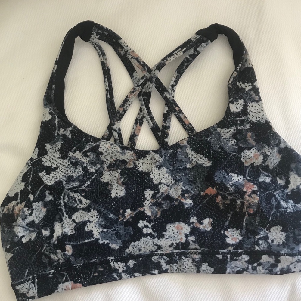 Lululemon Free To Be Serene Bra